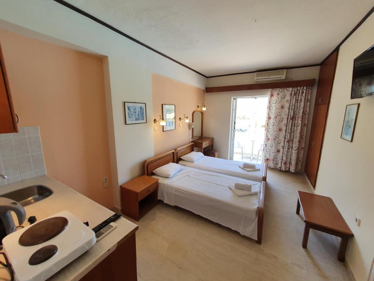 Vivian Hotel Laganász Kültér fotó